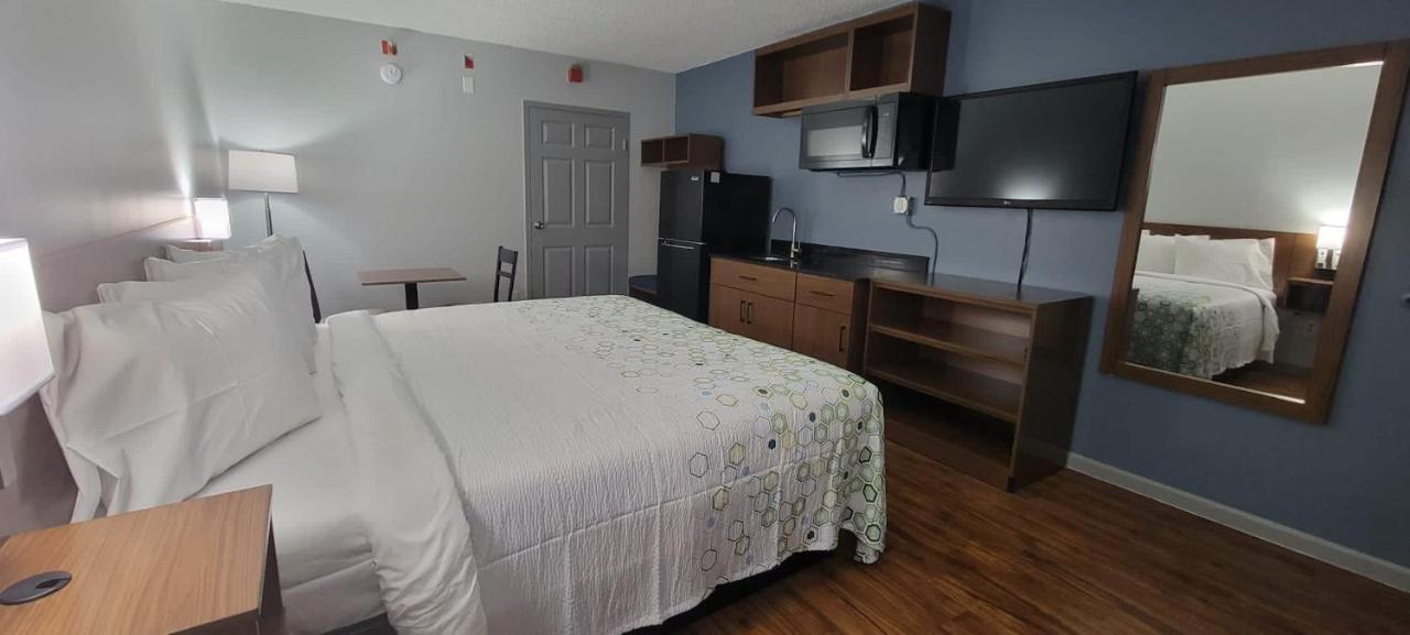 Hometowne Studios By Red Roof Egg Harbor-Atlantic City Airport Egg Harbor Township Exterior foto